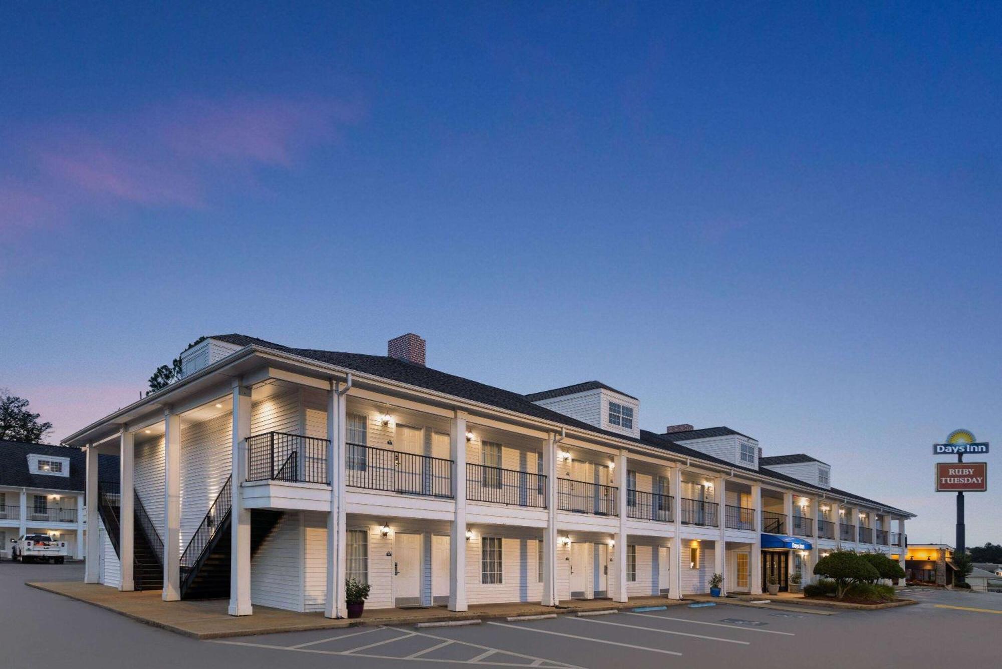 Days Inn By Wyndham Americus Esterno foto